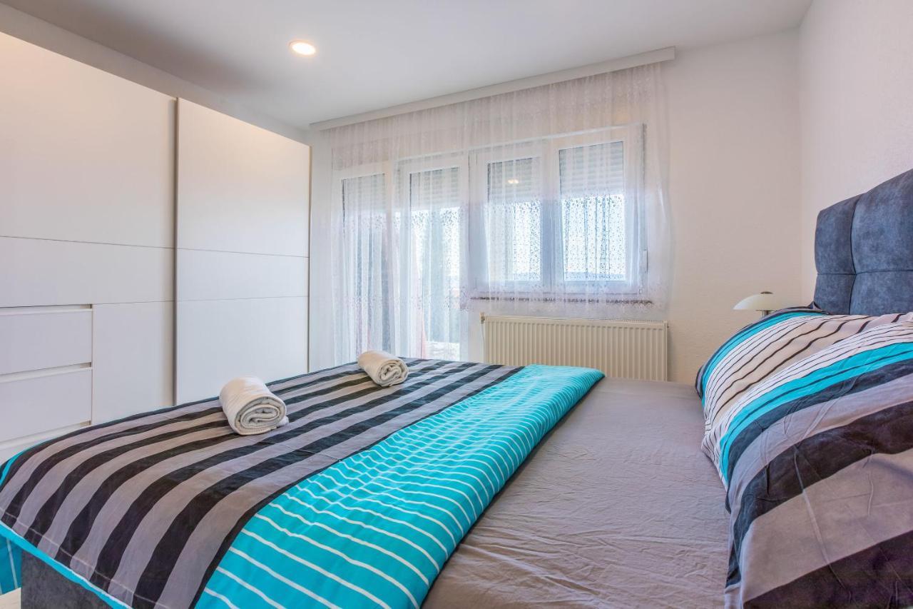 Apartments Cvetkovic Цриквеница Экстерьер фото