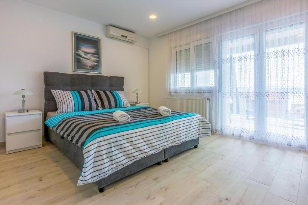 Apartments Cvetkovic Цриквеница Экстерьер фото